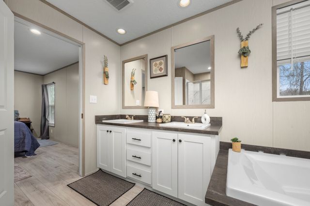 505 Philippi Rd, Wartrace, TN 37183