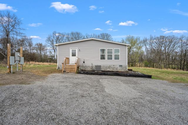 505 Philippi Rd, Wartrace, TN 37183