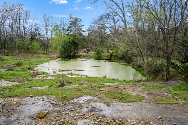 505 Philippi Rd, Wartrace, TN 37183