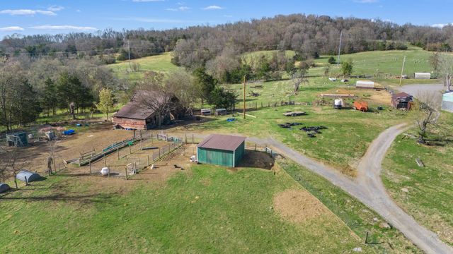 505 Philippi Rd, Wartrace, TN 37183