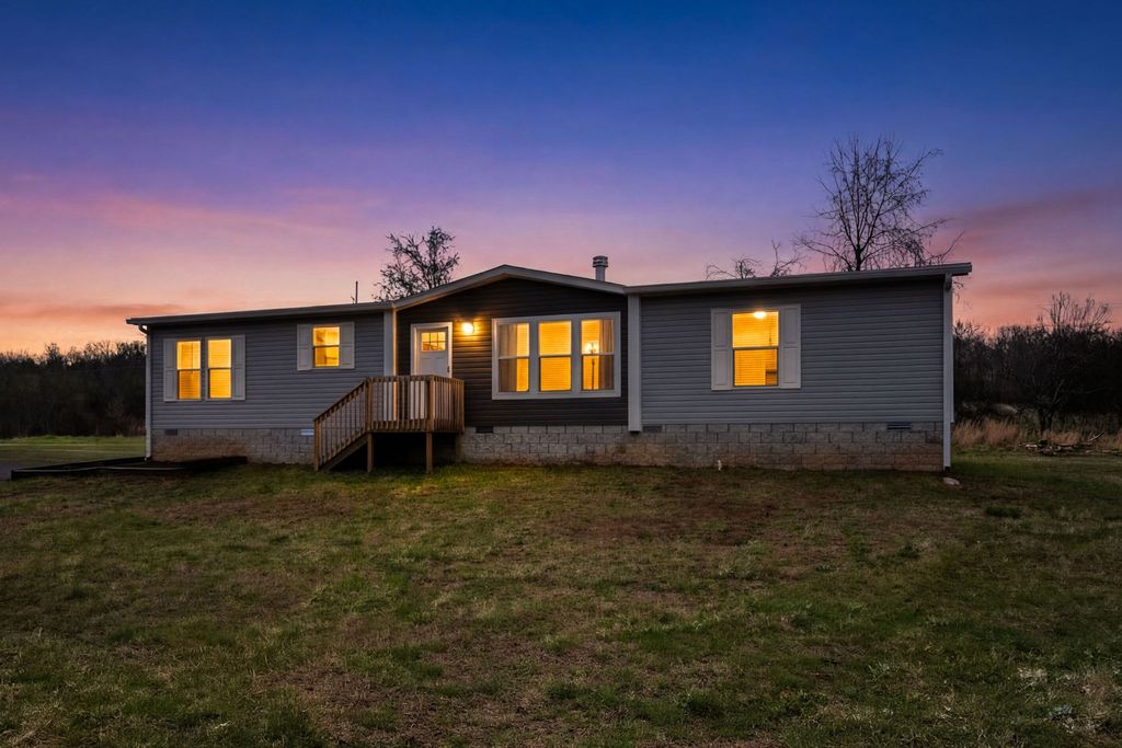 505 Philippi Rd, Wartrace, TN 37183