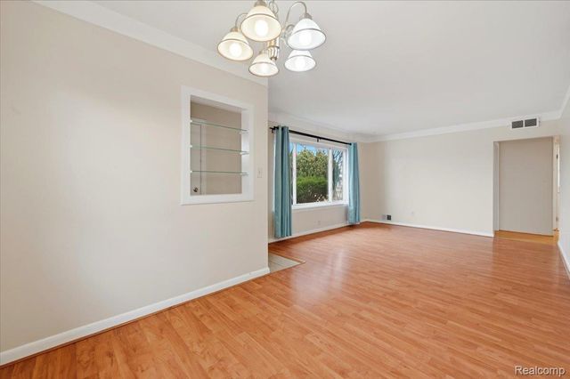 1198 E Hudson Avenue, Madison Heights, MI 48071