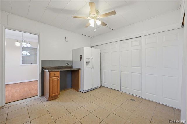 1198 E Hudson Avenue, Madison Heights, MI 48071