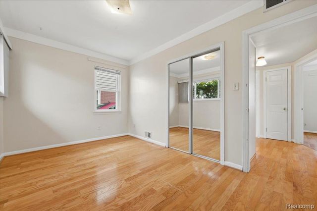 1198 E Hudson Avenue, Madison Heights, MI 48071