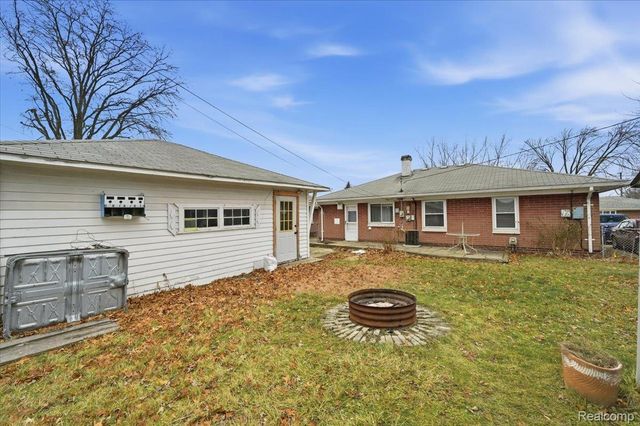 1198 E Hudson Avenue, Madison Heights, MI 48071