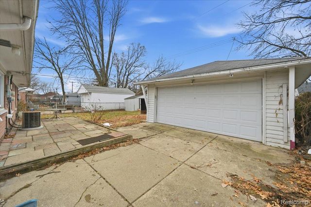 1198 E Hudson Avenue, Madison Heights, MI 48071