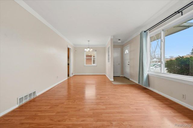 1198 E Hudson Avenue, Madison Heights, MI 48071