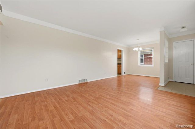 1198 E Hudson Avenue, Madison Heights, MI 48071