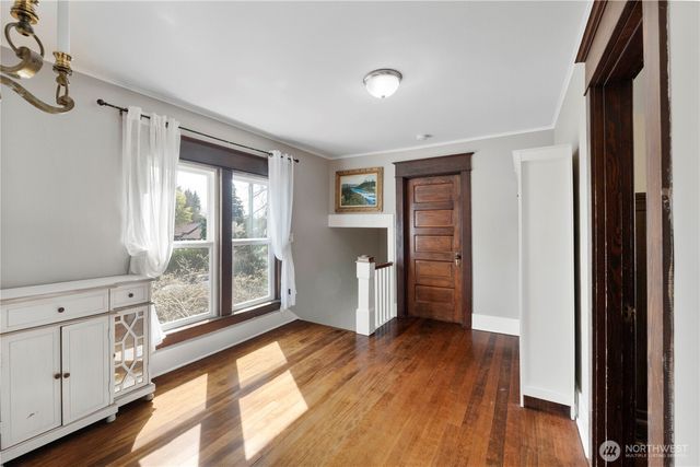 425 Valley Avenue E, Sumner, WA 98390