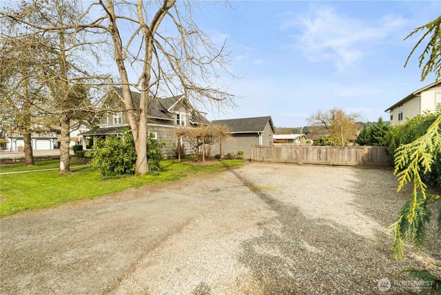 425 Valley Avenue E, Sumner, WA 98390