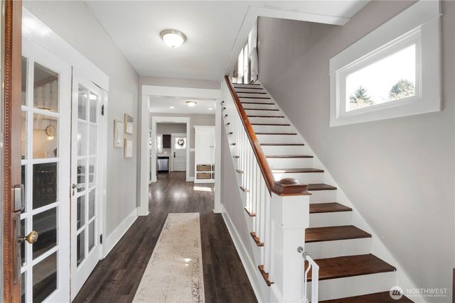 425 Valley Avenue E, Sumner, WA 98390