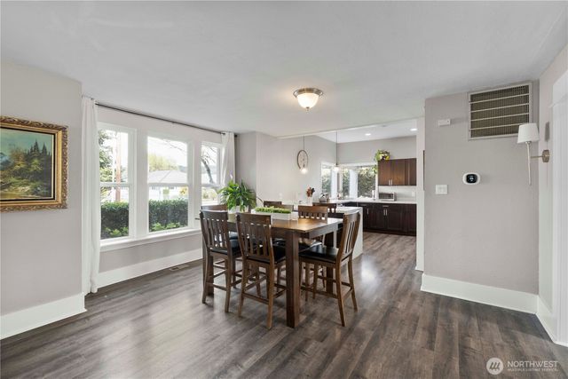 425 Valley Avenue E, Sumner, WA 98390