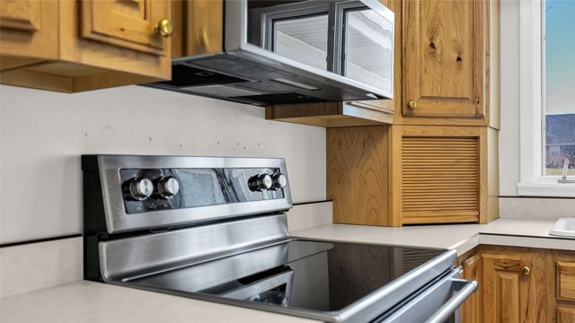 1513 Stoney Point Road NW, Cedar Rapids, IA 52405