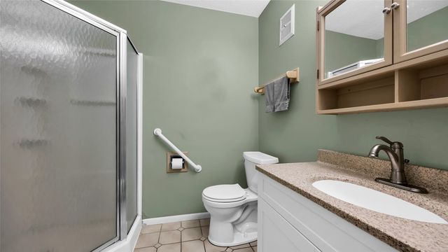 1513 Stoney Point Road NW, Cedar Rapids, IA 52405