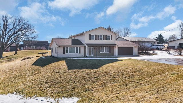 1513 Stoney Point Road NW, Cedar Rapids, IA 52405