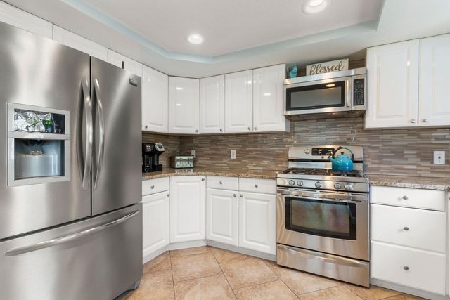 22 Aberdeen Ave, Waltham, MA 02453