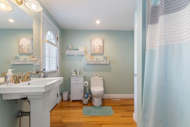 22 Aberdeen Ave, Waltham, MA 02453