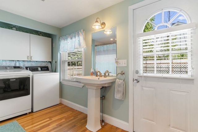 22 Aberdeen Ave, Waltham, MA 02453