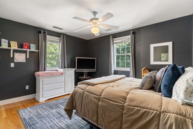 22 Aberdeen Ave, Waltham, MA 02453