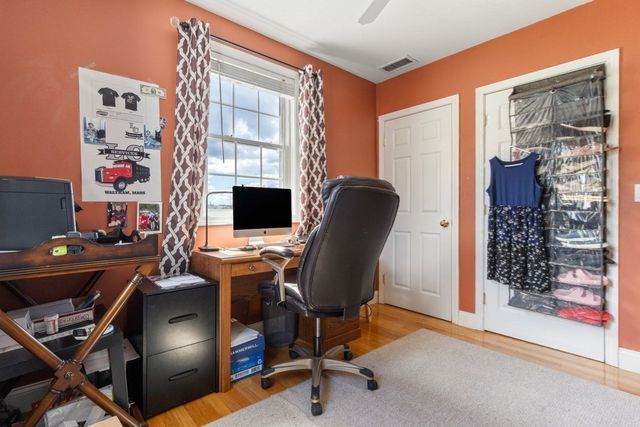 22 Aberdeen Ave, Waltham, MA 02453