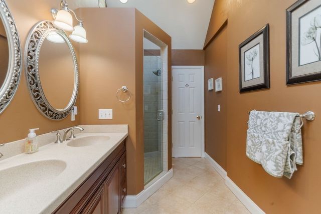 22 Aberdeen Ave, Waltham, MA 02453