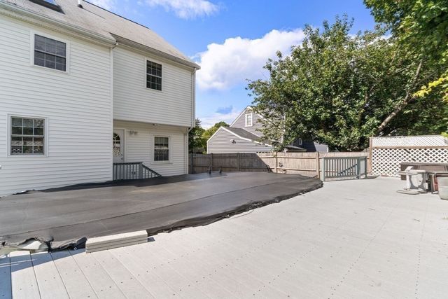 22 Aberdeen Ave, Waltham, MA 02453
