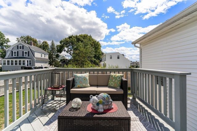 22 Aberdeen Ave, Waltham, MA 02453