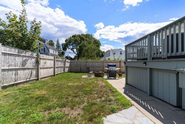22 Aberdeen Ave, Waltham, MA 02453