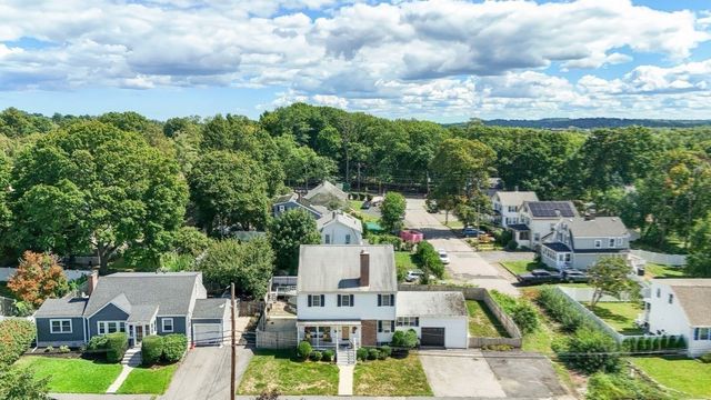 22 Aberdeen Ave, Waltham, MA 02453