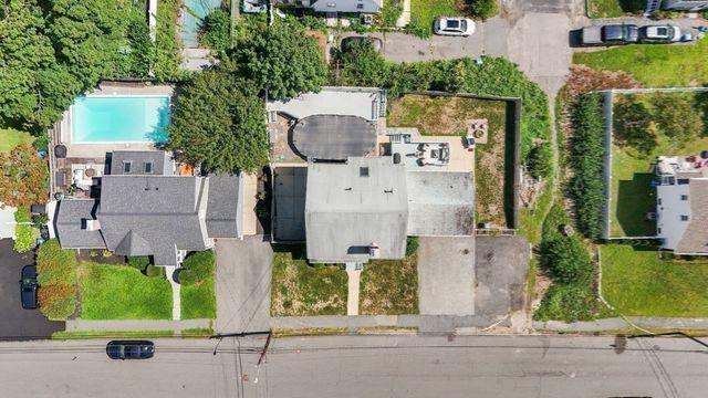 22 Aberdeen Ave, Waltham, MA 02453