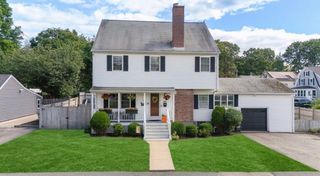 22 Aberdeen Ave, Waltham, MA 02453