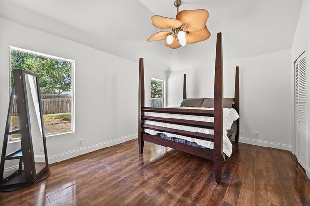 141 Henke CV, Kyle, TX 78640