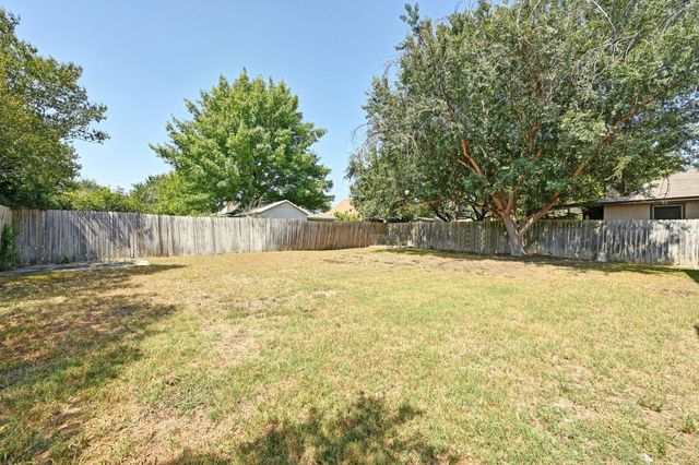 141 Henke CV, Kyle, TX 78640