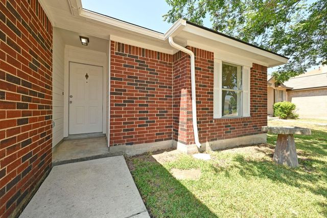 141 Henke CV, Kyle, TX 78640