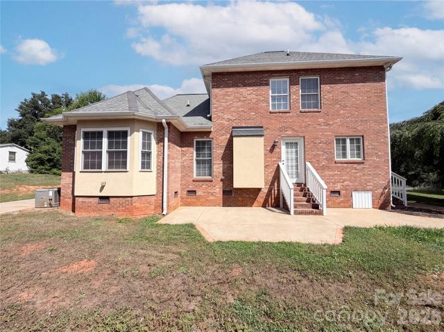 106 Woodfield Lane, Cherryville, NC 28021