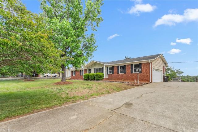 3810 Azalea Lane, Trinity, NC 27370