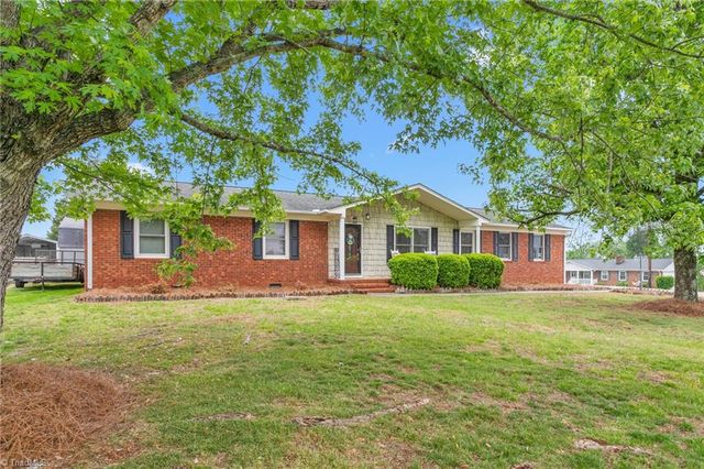 3810 Azalea Lane, Trinity, NC 27370