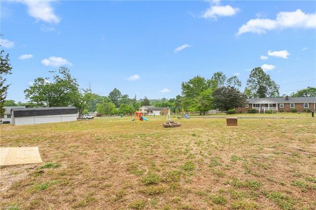 3810 Azalea Lane, Trinity, NC 27370