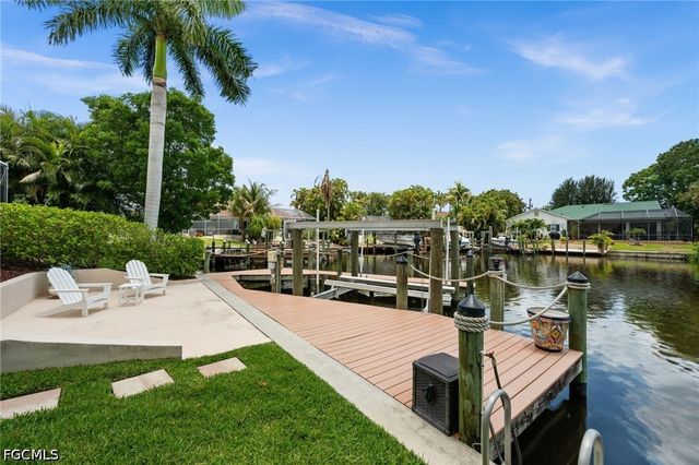2106 SE 20th LN, Cape Coral, FL 33990