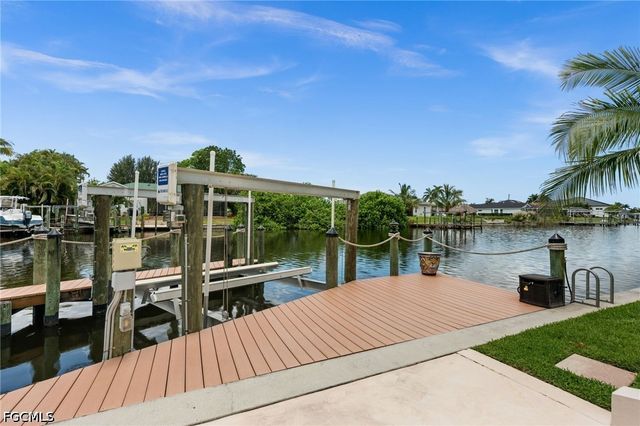 2106 SE 20th LN, Cape Coral, FL 33990