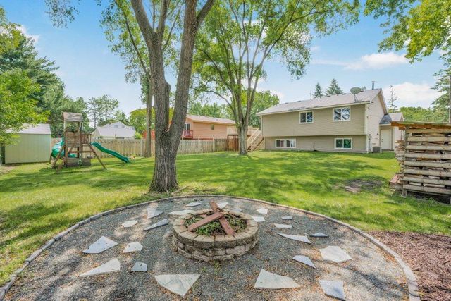 1065 89th Avenue NE, Blaine, MN 55434