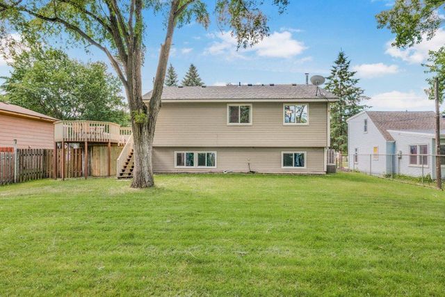 1065 89th Avenue NE, Blaine, MN 55434