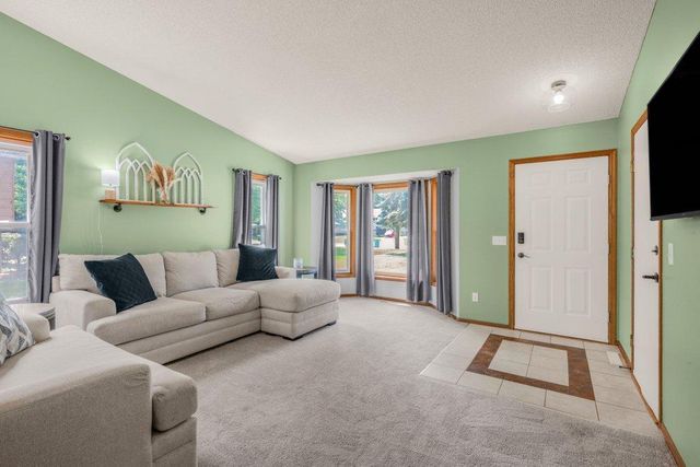 1065 89th Avenue NE, Blaine, MN 55434