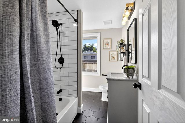 113 CENTRE, Mount Ephraim, NJ 08059