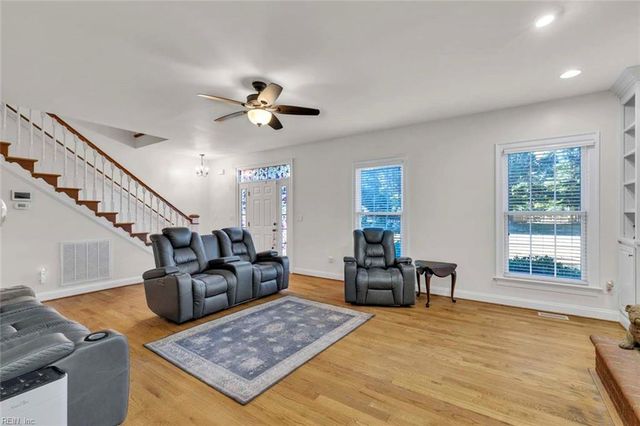 229 Skipjack LN, Cobbs Creek, VA 23035