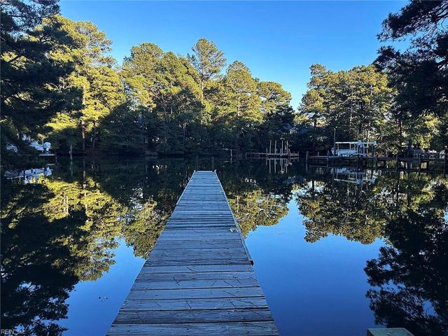 229 Skipjack LN, Cobbs Creek, VA 23035