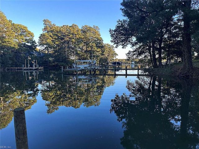 229 Skipjack LN, Cobbs Creek, VA 23035