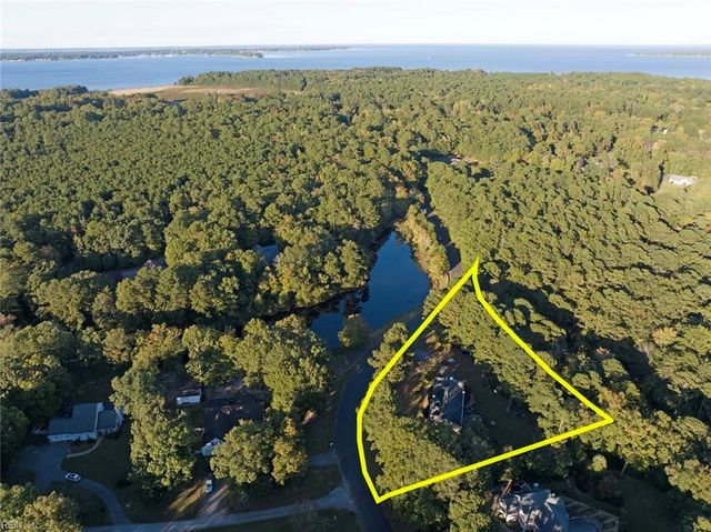 229 Skipjack LN, Cobbs Creek, VA 23035