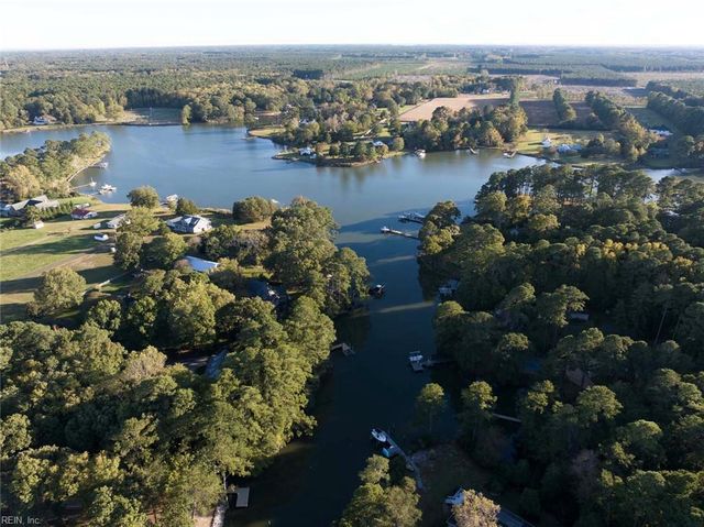 229 Skipjack LN, Cobbs Creek, VA 23035