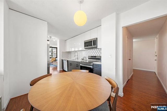 200 Winston Drive 2403, Cliffside Park, NJ 07010